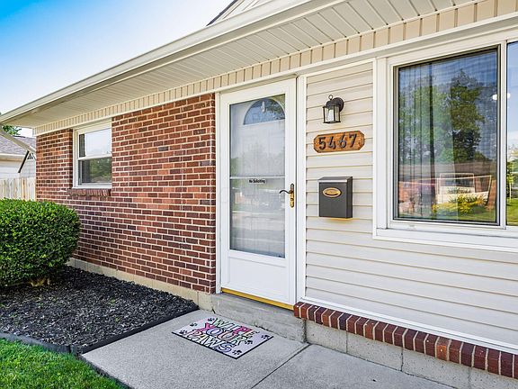 3rd image of 5467 Roche Dr