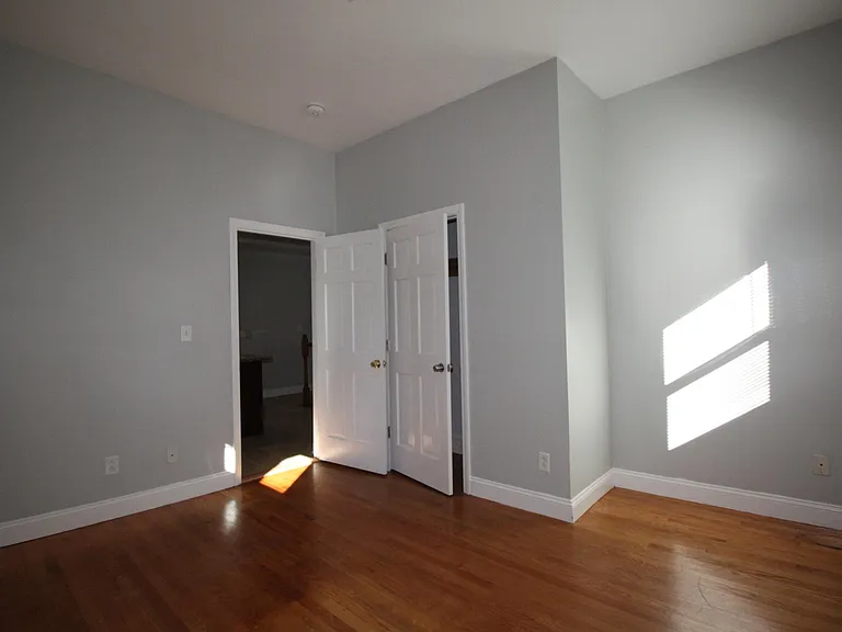 83 Devon St #1 — Photo 10