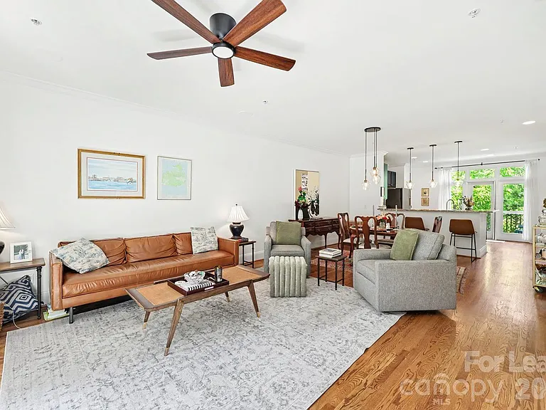 239 N Dotger Ave — Photo 2