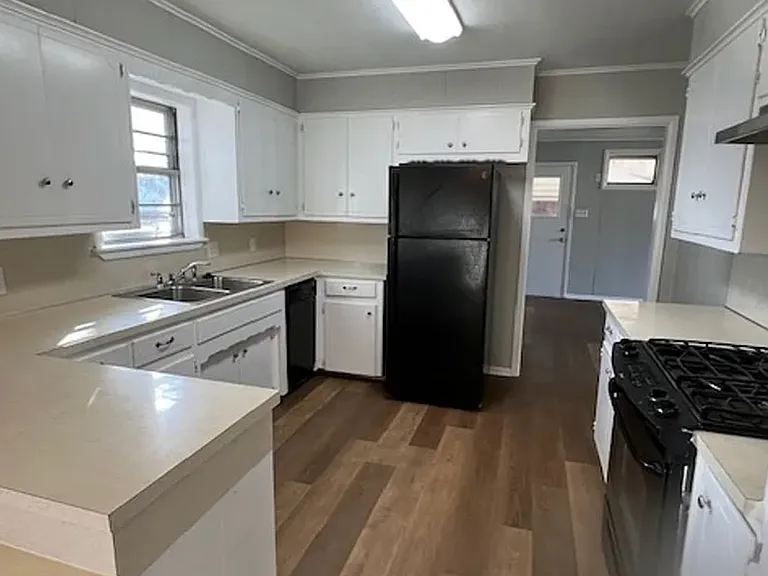 3000 Savannah St — Photo 7