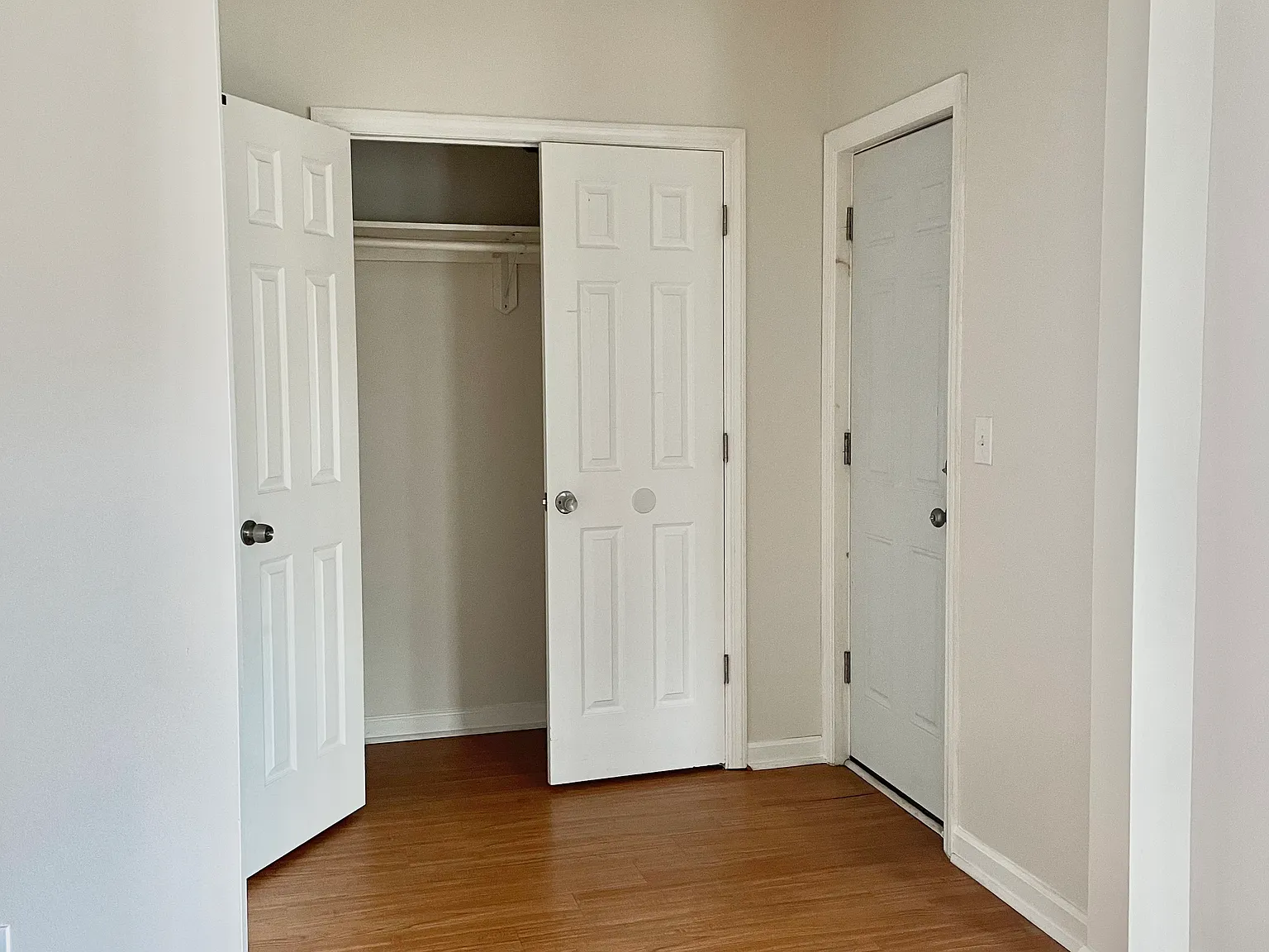 3 bed, 1100 sqft, $2,300 — Photo 3
