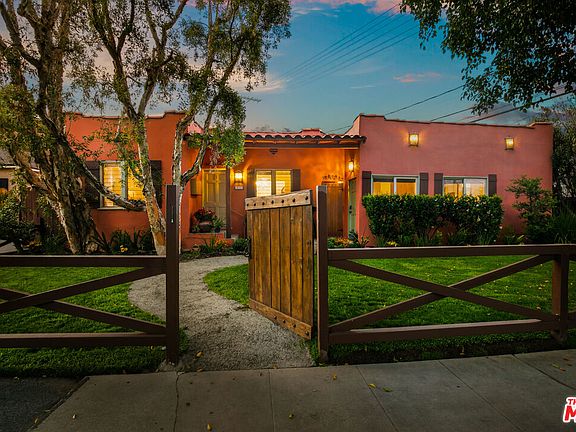 3rd image of 10721 Aqua Vista St APT 1