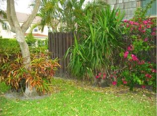 5704 Waterview Cir, Palm Springs, FL 33461