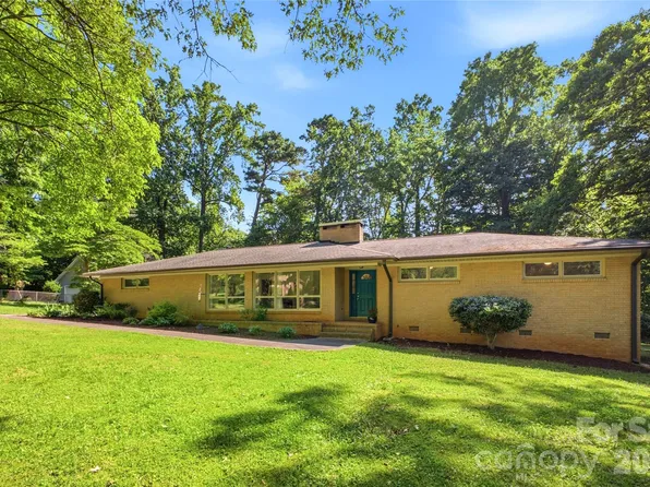 7008 Linda Lake Dr, Charlotte, NC 28215