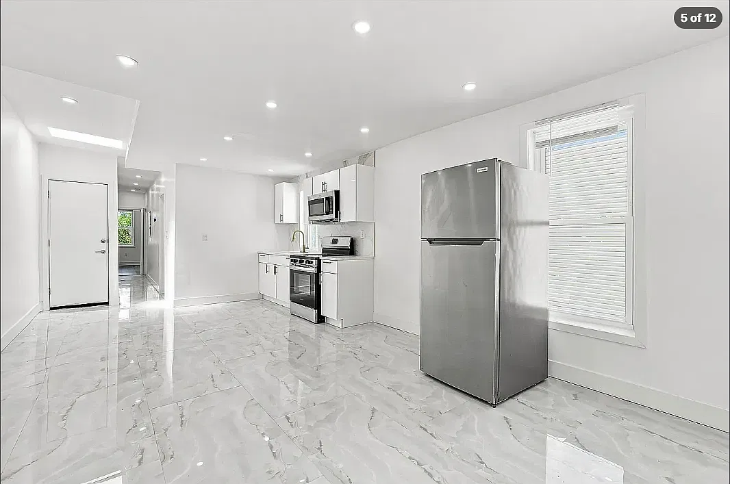 2 bed, $1,350 — Photo 3