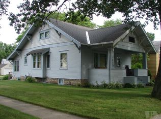 413 S 8th St, Clear Lake, IA 50428