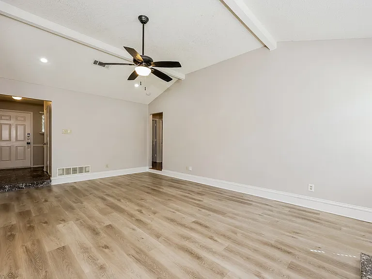 1224 Nicole Way — Photo 5
