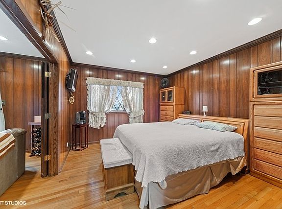 4th image of 10833 Kingston St