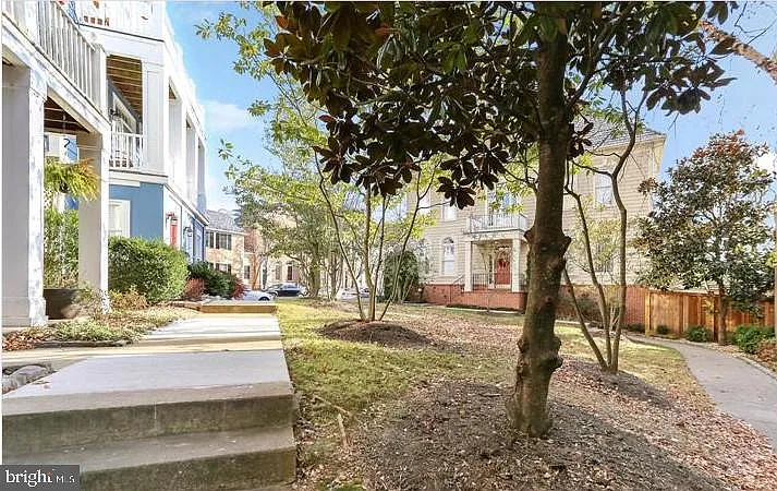 214 Hart Mews — Photo 27