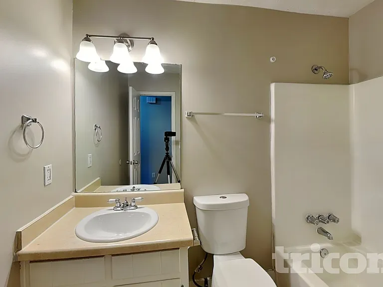 2224 Clinchfield Ct — Photo 15
