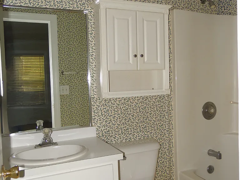 302 S Harding Dr #K — Photo 5
