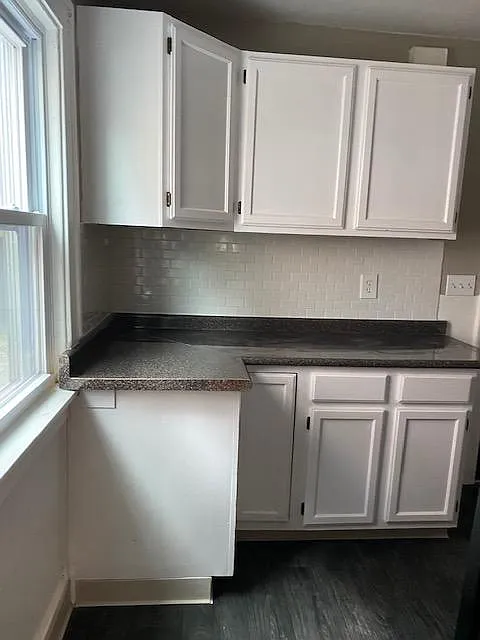 Building Photo - 10 Avery Ave #1
