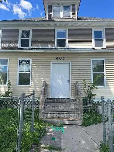 605 Van Buren Ave #1 Photo 1