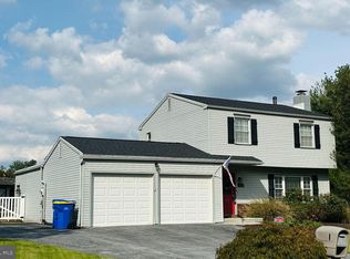 966 Lark Dr, Harrisburg, PA 17111