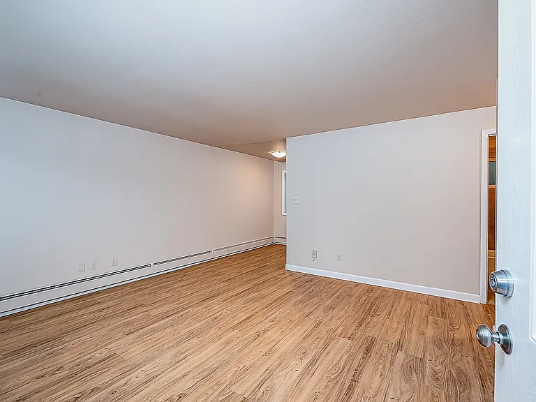 201 NE 40th St #204 — Photo 5