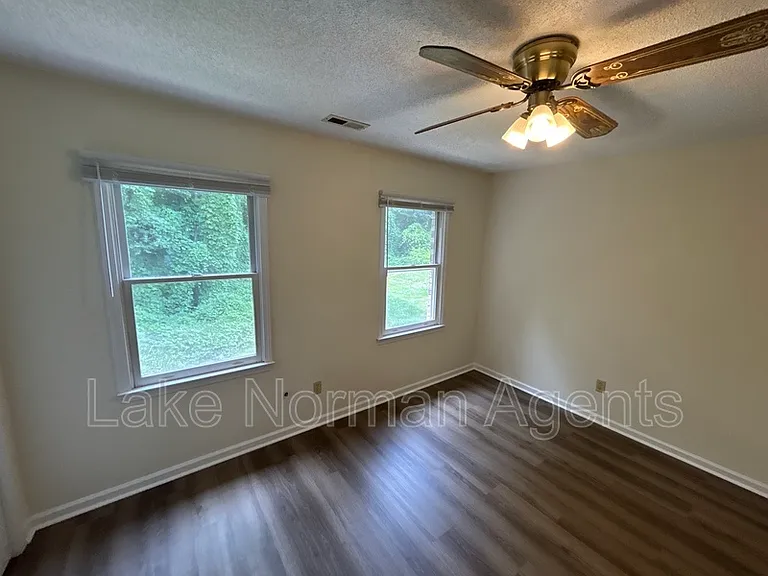 4709 Grassy Creek Rd — Photo 11