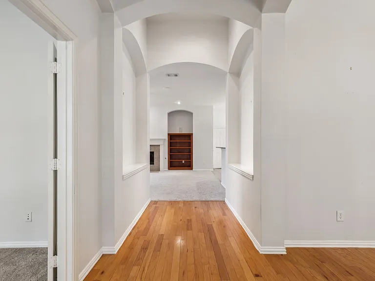 8447 Firewheel Ln — Photo 3