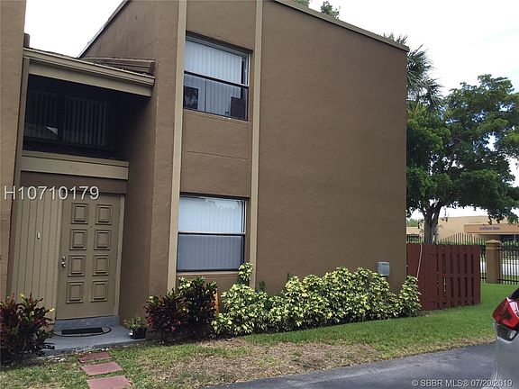 3rd image of 3050 E Missionwood Ln