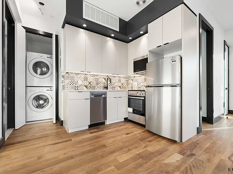 917 Broadway #2R — Photo 2