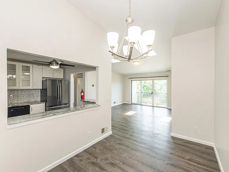 132 Robertson Way — Photo 6