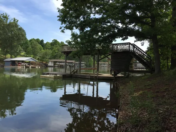 1347 Diane Dr, Moneta, VA 24121