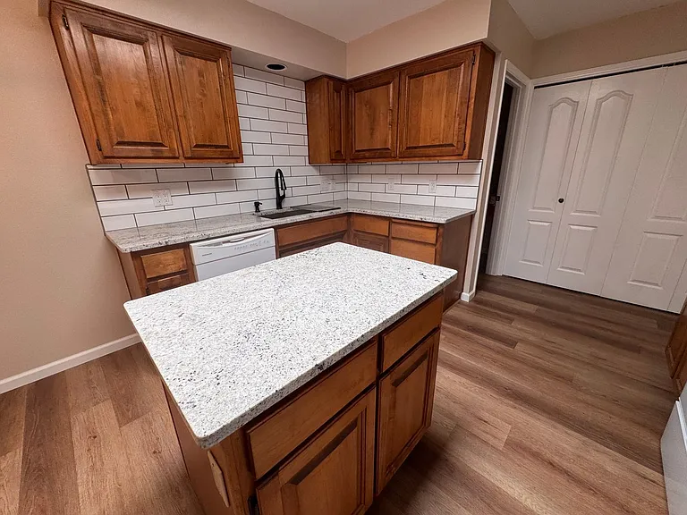 3345 Esplanade Cir SE — Photo 4