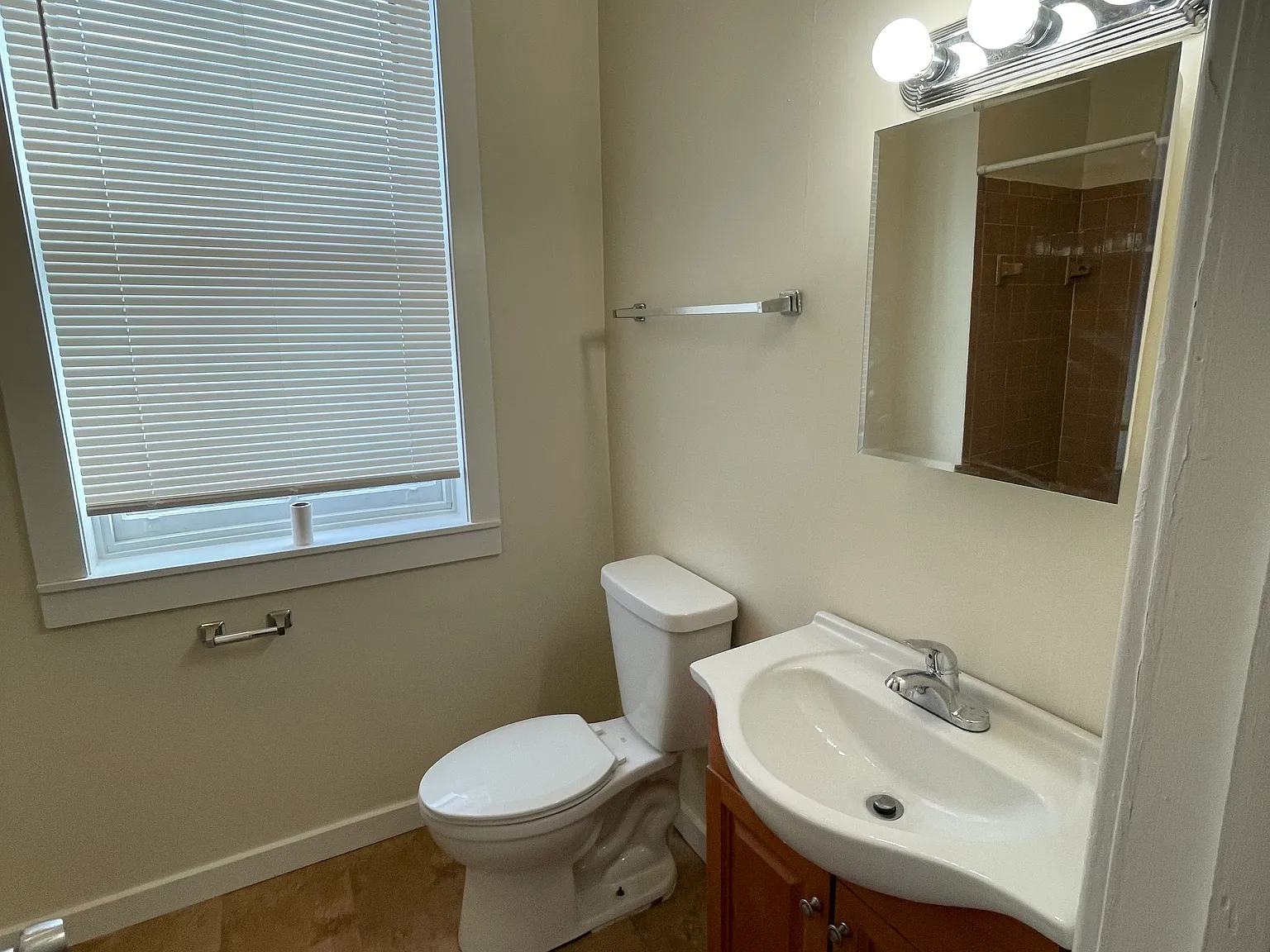 2 bed, 950 sqft, $1,250 — Photo 1
