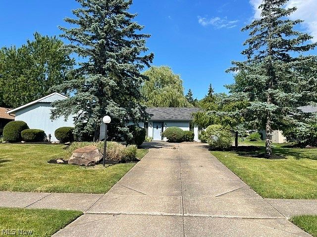 1st image of 6167 Oakwood Cir