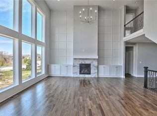 16520 Loiret St, Olathe, KS 66062