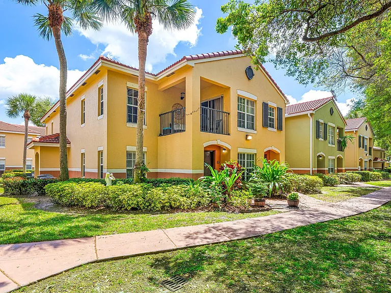 10336 Fox Trail Rd S #1305 — Photo 4