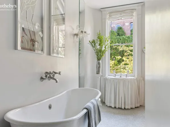 138 West 82nd Street image 31 of 39