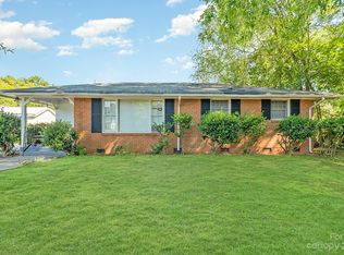 3613 Manchester Dr, Charlotte, NC 28217