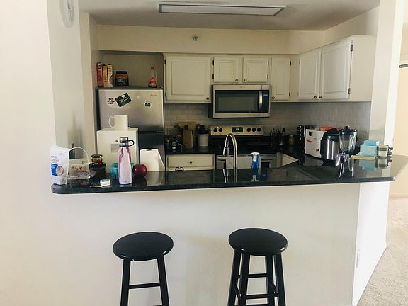 Kitchen with Breakfast Bar