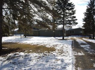 1811 Indian Point Rd, Oshkosh, WI 54901
