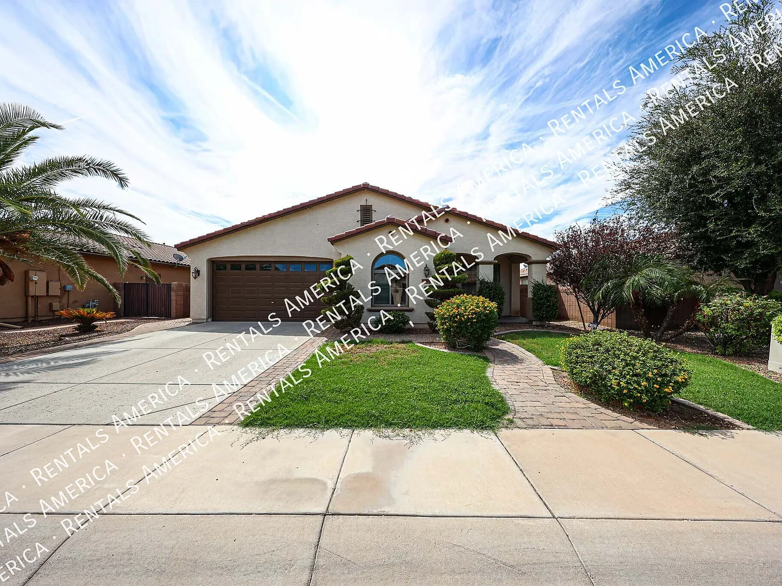 Stunning 5 Bed, 3 Bath Single-Level in Fulton Ranch — Photo 3