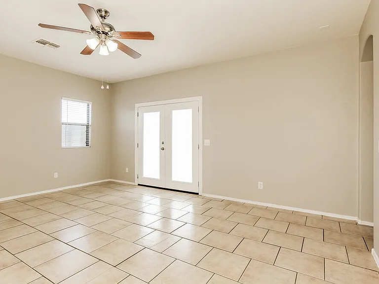 1809 W Dugan Dr — Photo 3