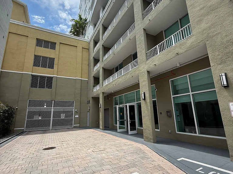 3180 SW 22nd St #307 — Photo 2