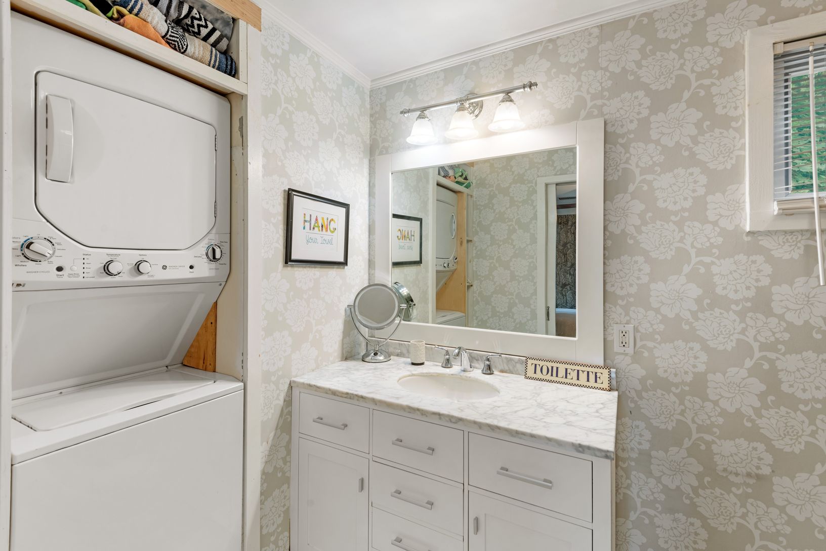  Renovated bathroom with laundry