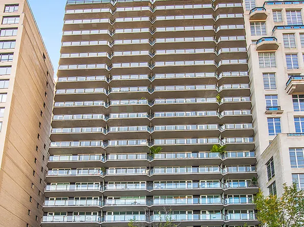 210 Central Park South 7D image 9 of 9