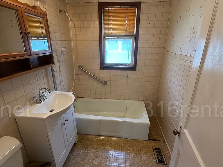 137 N Athenian Ave — Photo 11