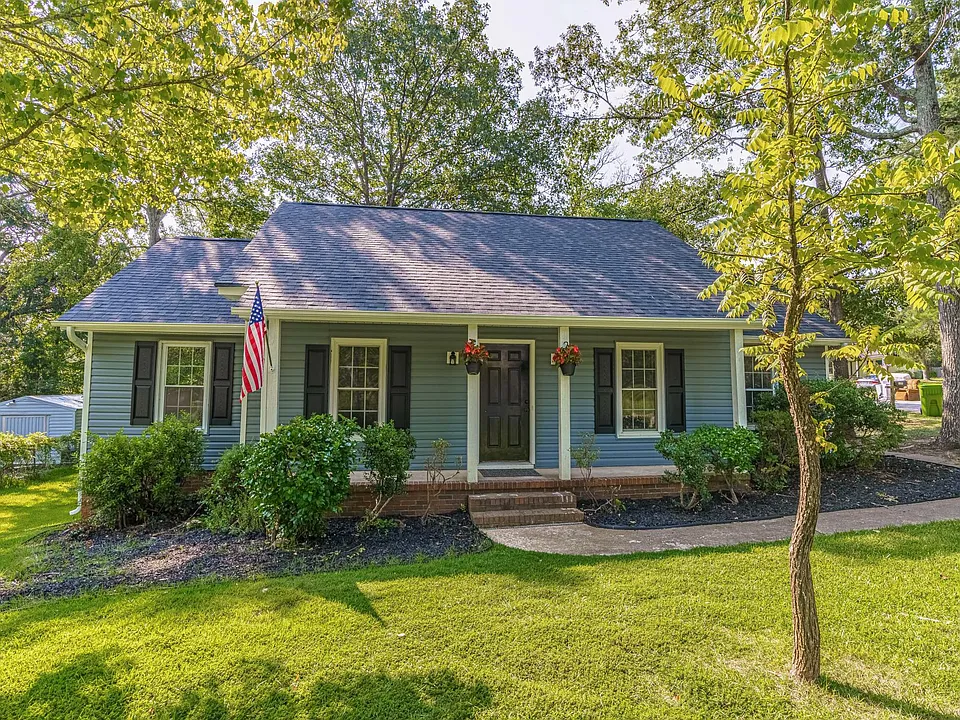135 Little Hampton Dr