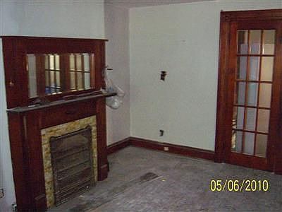 4th image of 384 E Main St