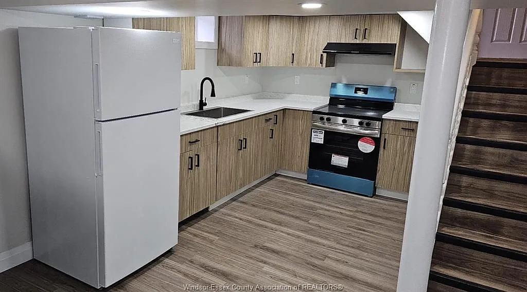 3 bed, $1,800 — Photo 3