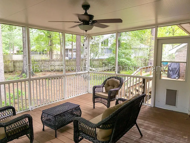 114 Queensbury Cir — Photo 33