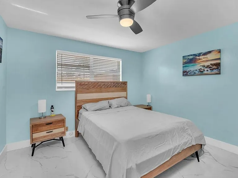 4406 SW 37th Ave — Photo 11