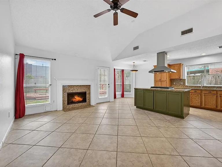 1035 Cascade Creek Dr — Photo 11