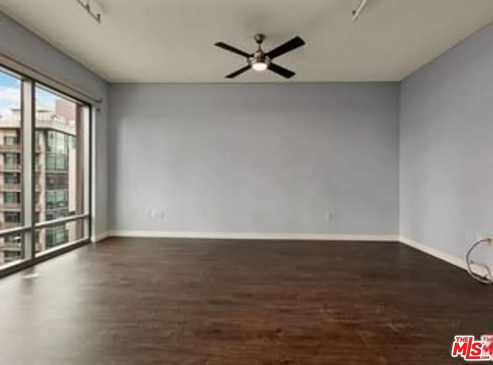 1 bed, 1.0 bath, 930 sqft, $3,050 — Photo 4