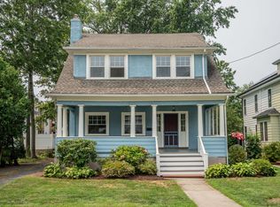 15 Lilley Rd, West Hartford, CT 06119