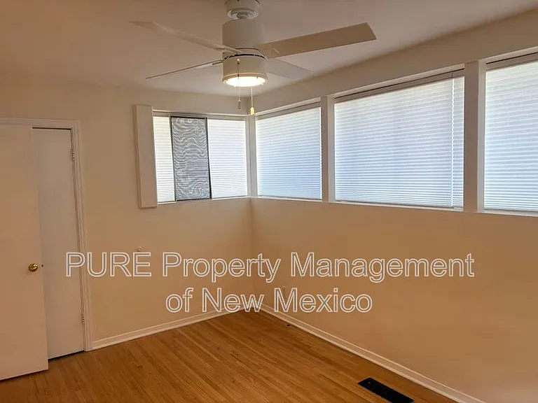 1013 Richmond Dr SE — Photo 26