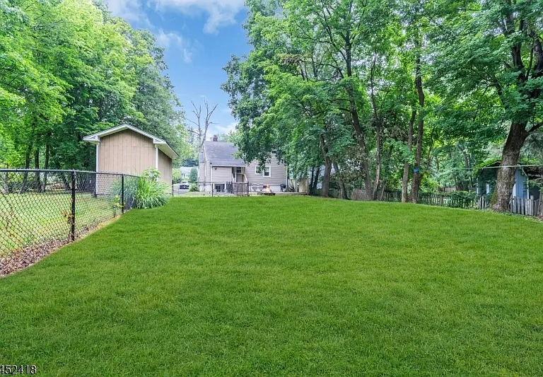 106 Mountain Ave — Photo 39